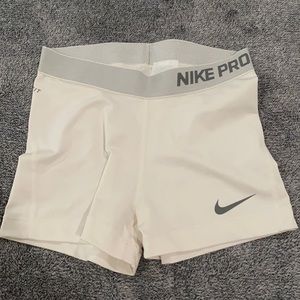 Nike pro white